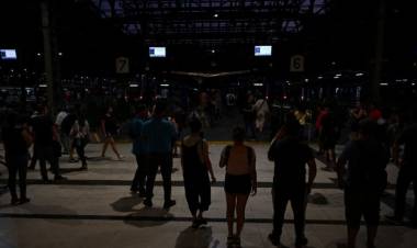 Masivo apagón afectó a 20 millones de personas en Buenos Aires y varias provincias