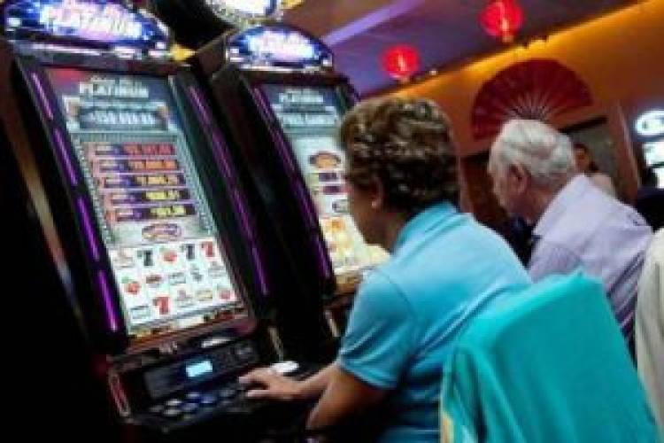 ¡AUXILIO! ¡ADULTOS MAYORES!