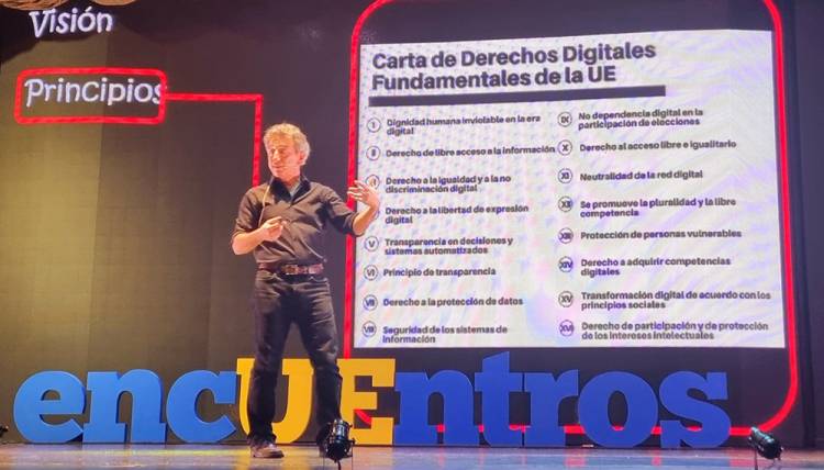  "Tarde o temprano nos convertiremos en cyborgs"