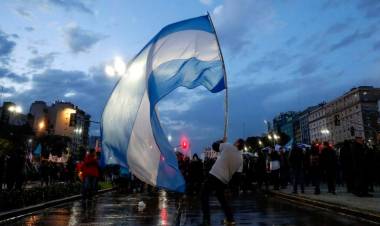 ¡ESTOS NEGROS DE MIERDA!