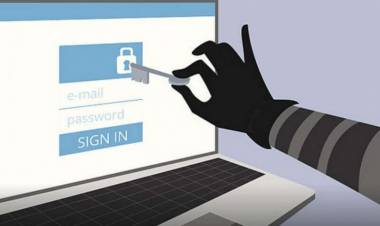 Representantes de Facebook y Whatsapp exponen las nuevas políticas de la compañía para la conservación de la privacidad de los usuarios.