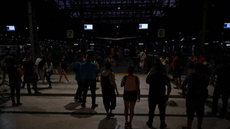 Masivo apagón afectó a 20 millones de personas en Buenos Aires y varias provincias