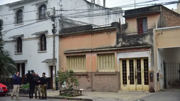 “¿Estás con gente? ¿Puedo pasar?”: las reglas que imponía Claudio Barrelier en la casa del femicidio de Agostina Vega